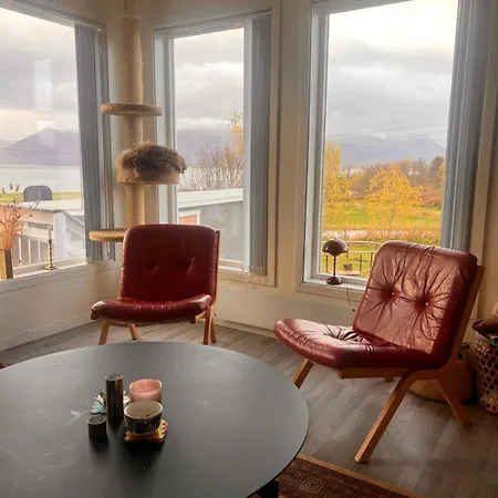 Cozy House Near The And Mountains Hébergement de vacances Tromsø