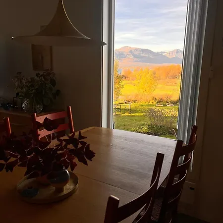Cozy House Near The And Mountains *